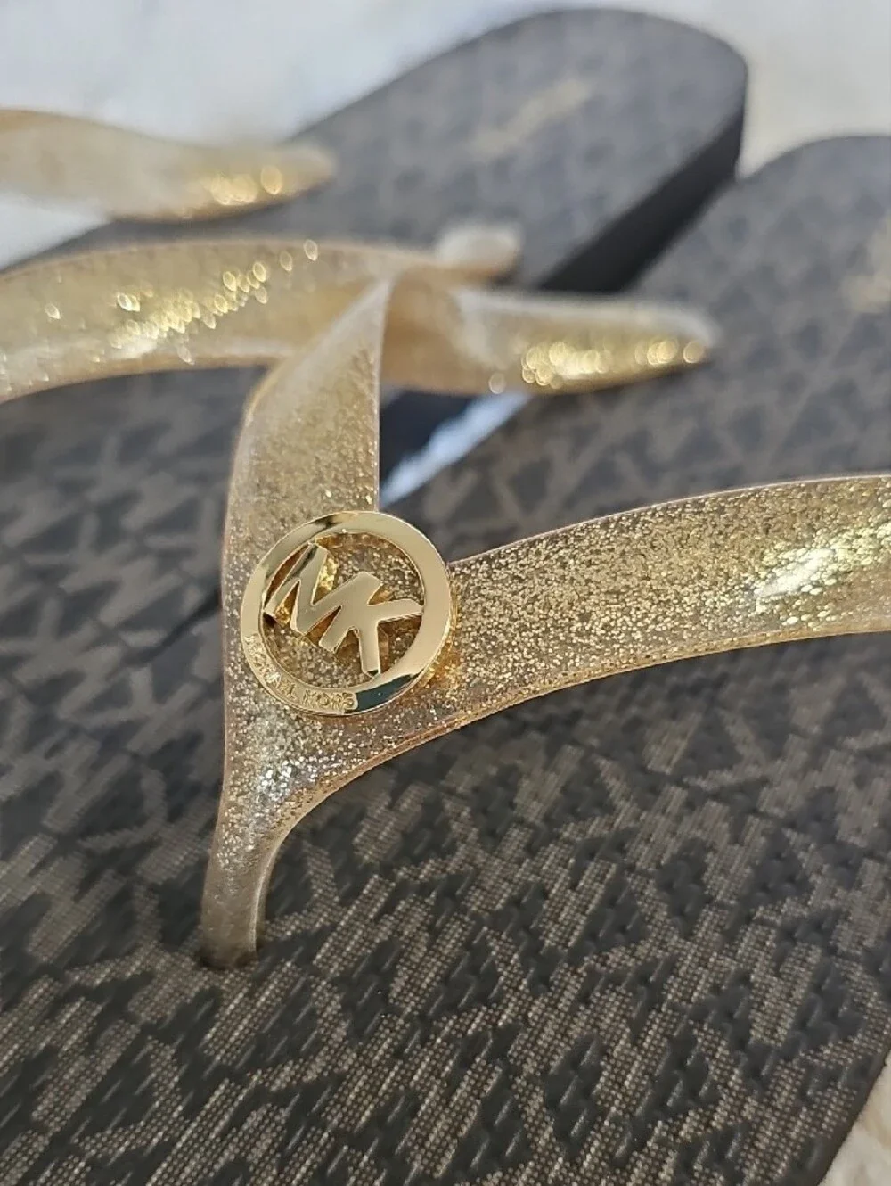 NWOT! Michael Kors Jet Set Glitter Flip Flops